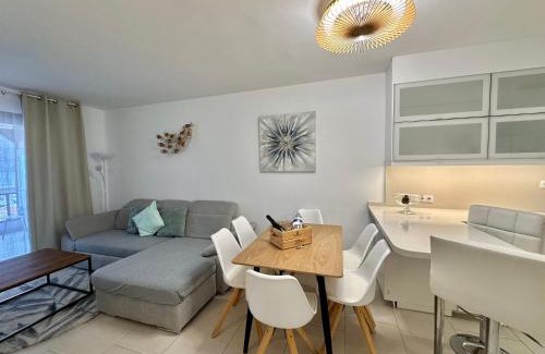 Los Gigantes Apartamento | Capitain Jane's Beachside Haven