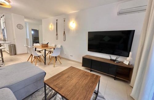 Los Gigantes Apartamento | Capitain Jane's Beachside Haven