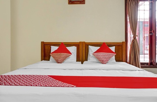 Cisarua Hotel | Capital O 90596 Hotel Griya Astoeti