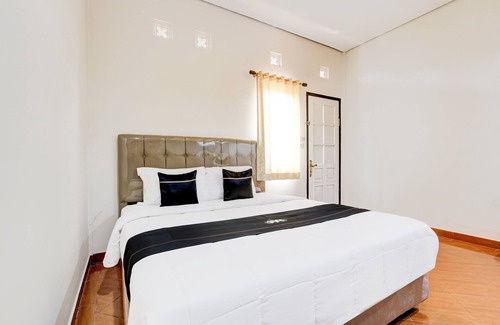 Pakem Hotel | Capital O 93994 Dalem Kamulyan Syariah Guest House