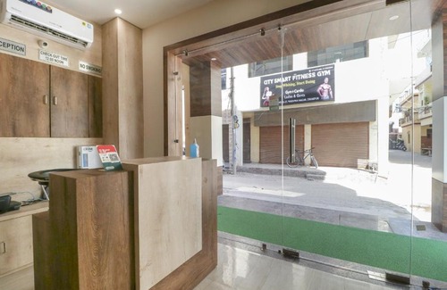 Zirakpur Hotel | Capital O Happy Home