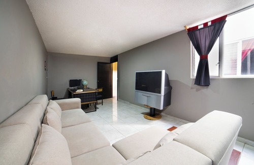 Celaya Hotel | Capital O Hotel Diez