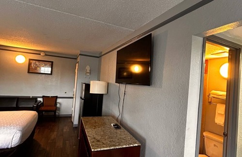 Medical District Hotel | Capital O Kings Inn
