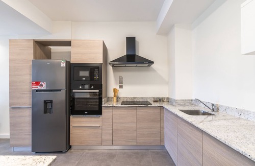 Westlands Hotel | Capital Sapphire Line 1 bed by YourHost