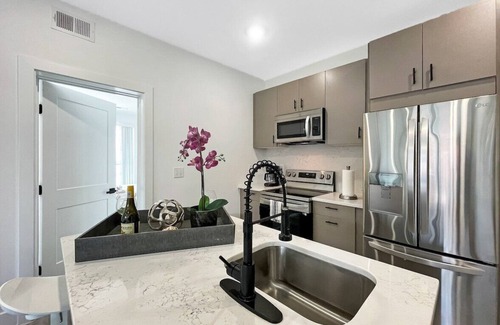 Kingman Park Cama Y Desayuno | Modern DC Unit | City Skyline View | Prime Location