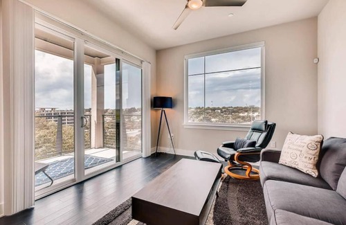 West End Casa | Capitol View Condos - Downtown Austin - Lone Star