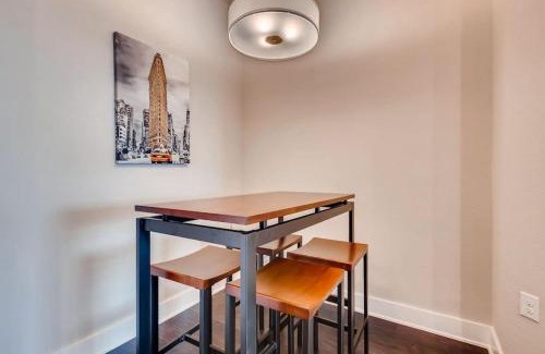 West End Casa | Capitol View Condos - Downtown Austin - Lone Star