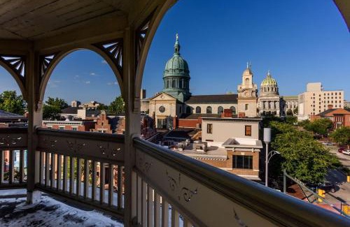 Downtown Harrisburg Apartamento | Capitol View Retreat - 2F Fast Wi-Fi Spacious