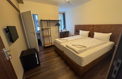 Friedrichshafen Hotel | Capitol Zentrum - 24h -