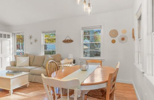 Mashpee Casa | Cappawack Cottage - Charming 3 BDR with Fire Pit