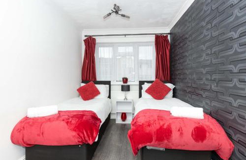 Loughborough Casa | CAPRI 13 SA - 3 Bedroom House close to Loughborough University, EV car facilities, Free Parking, Free Wifi - Ask for contractor rates!