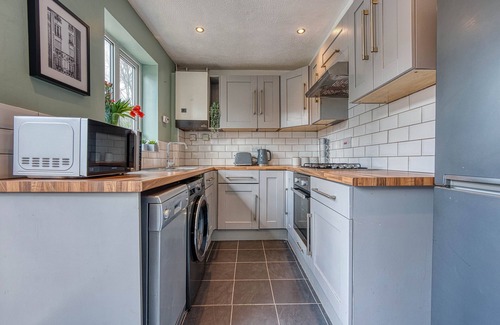 Loughborough Casa | CAPRI 13 SA - Contemporary Home with free Parking * Near M1 & Uni *Long Stay