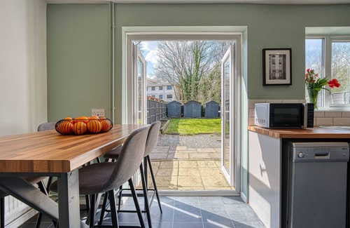 Loughborough Casa | CAPRI 13 SA - Contemporary Home with free Parking * Near M1 & Uni *Long Stay