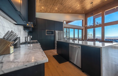 Ridges Over the Lake Cabina | Capstone - Aska Adventure Area