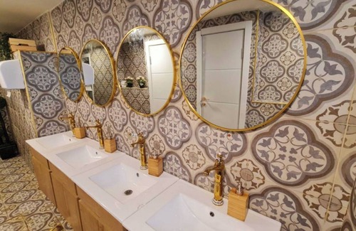 Jerusalem City Centre Hotel | Capsule & Dormitory Space-X
