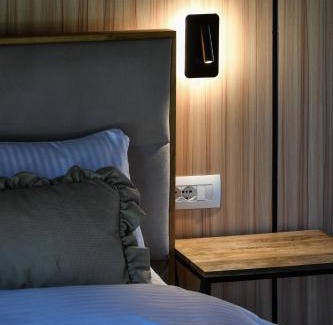 Theth Otro | Capsule House Theth