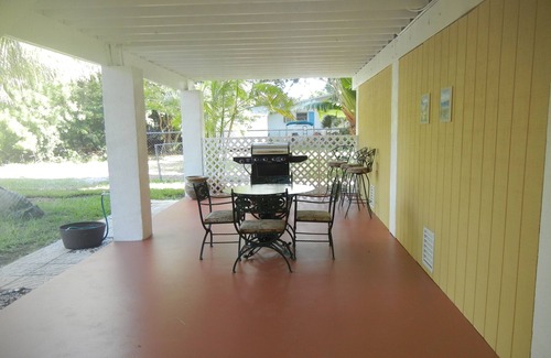 Port Pine Heights Casa | Captain D's Escondite - Hermosa casa frente al mar en el corazón de un ciervo preservar