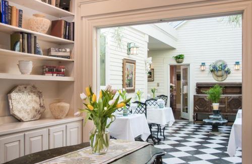 South Yarmouth Cama Y Desayuno | Captain Farris House