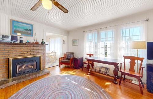 Cannon Beach Casa | Captain John's Cannon Beach