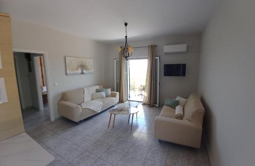 Leivathos Apartamento | Captain's Apartments in Olive Grove