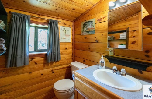 Mountain View Cabina | Captain's Cool Water Cabin