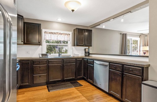 Spring Lake Casa | Captain's Corner - Spring Lake Vacation Rental