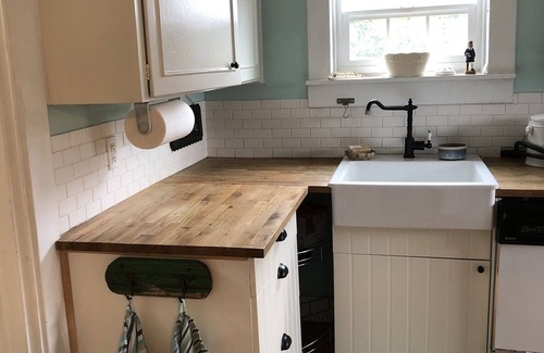 West Woodland Cabaña | Captain's Cottage