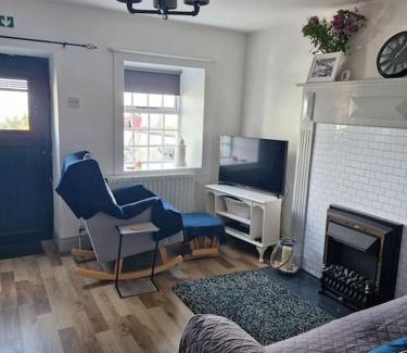 Newcastle Casa | Captain's Cottage, Widows Row, Newcastle