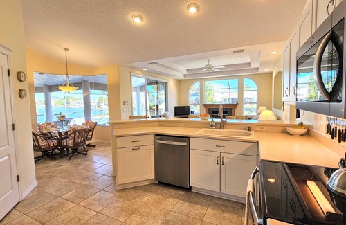 Palm Harbor Casa | "Captain's Key Waterside Retreat" Boat Dock! Awesome Pool!