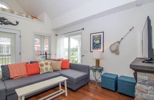 Ottawa Casa | Captain`s Quarters #6