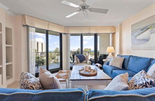 Litchfield by the Sea Casa | Captain's Quarters Upscale 3 Bedroom Condo