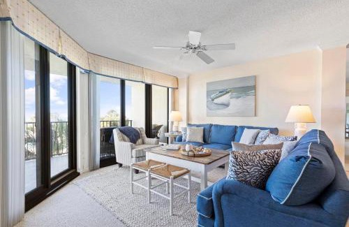 Litchfield by the Sea Casa | Captain's Quarters Upscale 3 Bedroom Condo