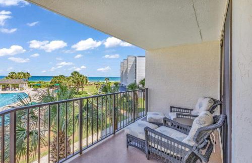 Litchfield by the Sea Casa | Captain's Quarters Upscale 3 Bedroom Condo
