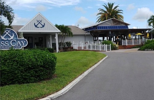 Burnt Store Marina Condominio | Captain's Quarters- Burnt Store Marina- ¡trae tu poder o veleros!