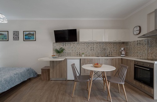 Yenion Apartamento | Captain's Seafront Apartments