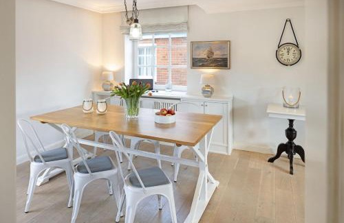 List Casa | Captains Cabin