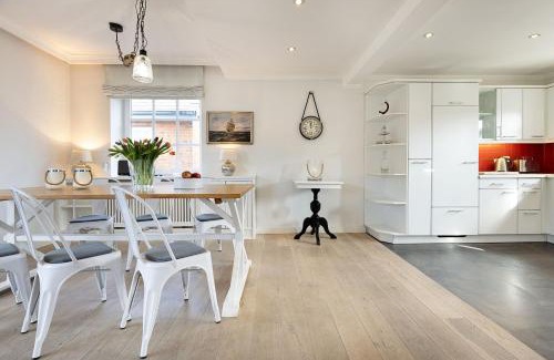 List Casa | Captains Cabin