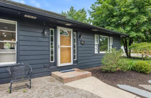 Douglas Villa | Captains Cove