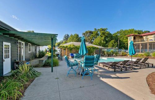 Douglas Villa | Captains Cove