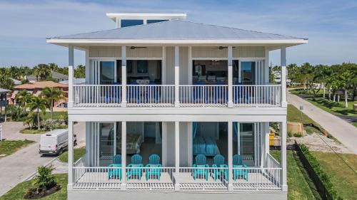 Mid Island Casa | Captains Quarters by Sun Palace Vacations