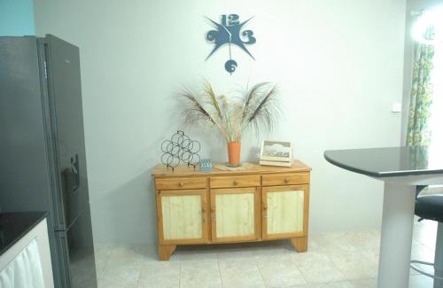 Flic-en-Flac Apartamento | Captains Quarters Poolside Villa