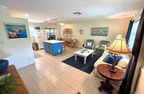 Florida North Atlantic Coast Casa | Captains Retreat...An oasis with lush coastal landscaping awaits!