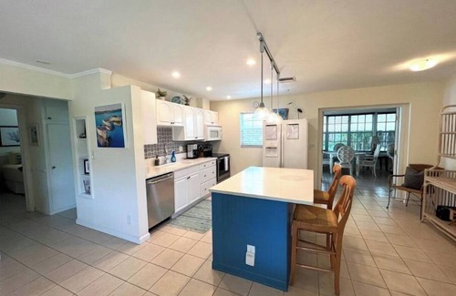 Florida North Atlantic Coast Casa | Captains Retreat...An oasis with lush coastal landscaping awaits!