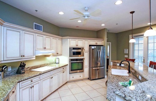 Captiva Casa | Bellamente renovada casa de la piscina en el área del pueblo de Captiva