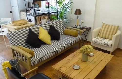 Pinos Genil Apartamento | Captivating 1-Bed Apartment in Pinos Genil