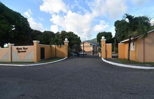 Saint Andrew Apartamento | Captivating 1-Bed Ravinia Apartment in Kingston