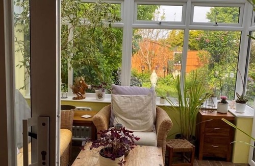 Amesbury Casa | Captivating 2-Bed House in Amesbury, Salisbury