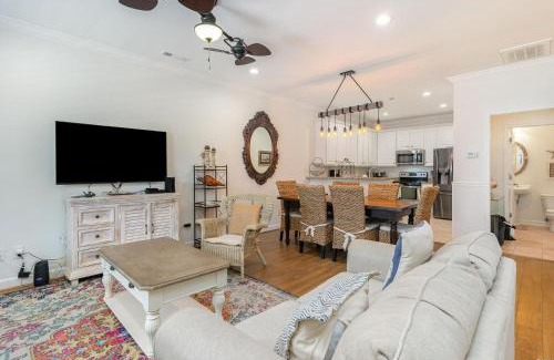 Garden City Casa | Captivating 4 bedroom House with Double Balconies and a Community Pool-Angler Villas 3