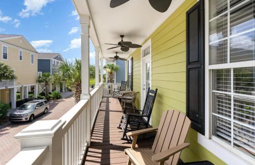 Garden City Casa | Captivating 4 bedroom House with Double Balconies and a Community Pool-Angler Villas 3