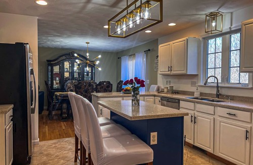 West Warwick Casa | Captivating Warwick Family Home